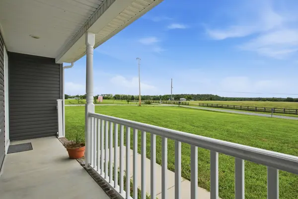 450 N Point Dr, Summertown, TN 38483