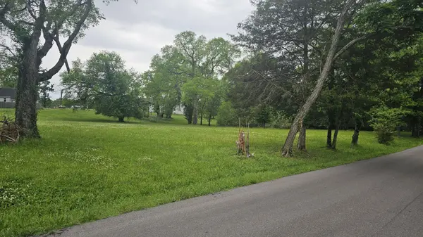 194 Cranwill Dr, Hendersonville, TN 37075