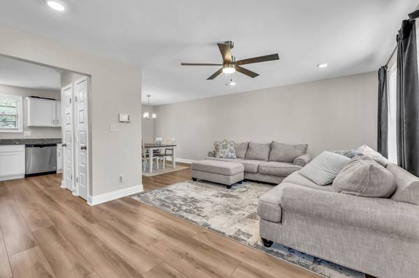 2626 Burch Rd, Clarksville, TN 37042