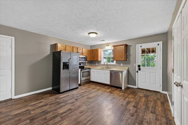 221 Grant Ave, Oak Grove, KY 42262