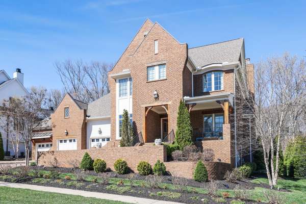 8642 Belladonna Dr, College Grove, TN 37046