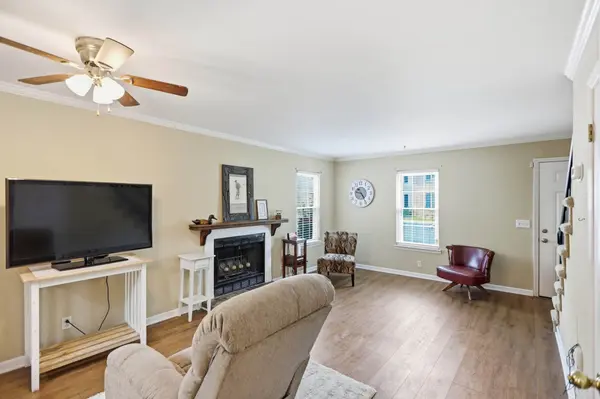 286 Donna Dr #B, Hendersonville, TN 37075