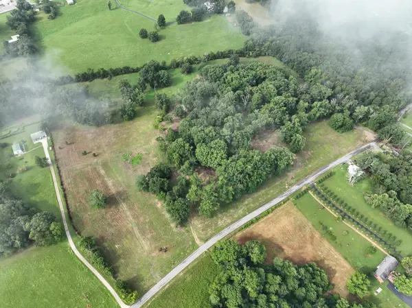 264 Lake Westmoreland Rd, Westmoreland, TN 37186