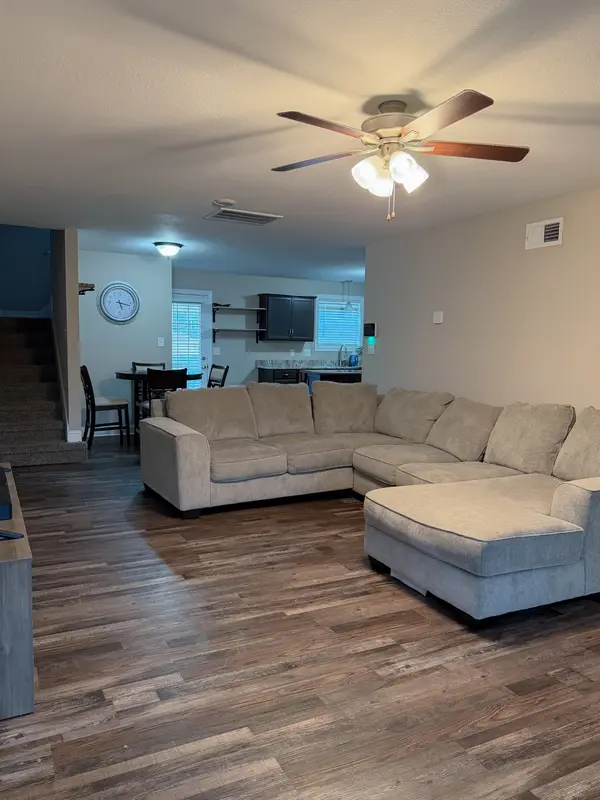 465 Irish Hills Dr, Clarksville, TN 37042
