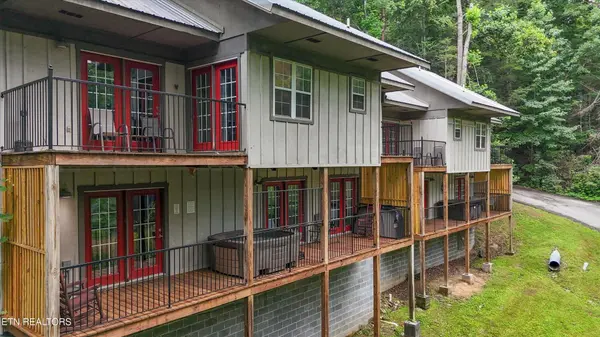 516537 Proffitt Rd Johnson Ln #17, Gatlinburg, TN 37738