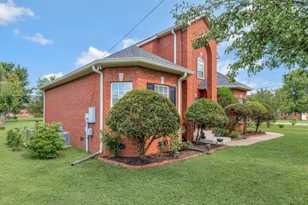 902 Rushmore Dr, Murfreesboro, TN 37129