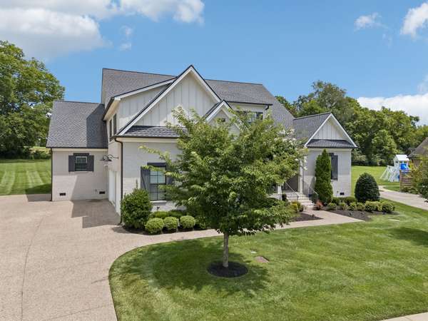 4119 Old Light Cir, Arrington, TN 37014