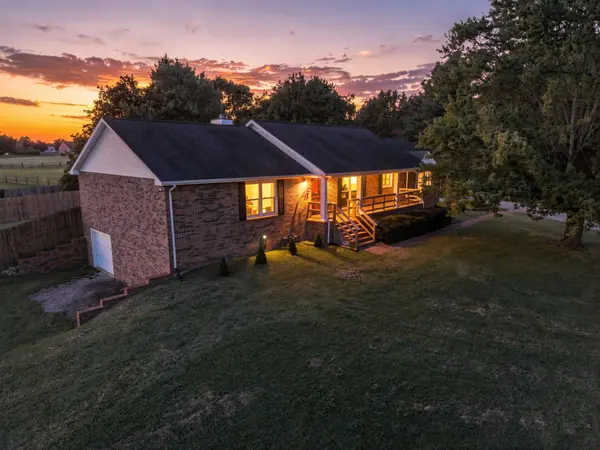 104 Jefferson Ct, White House, TN 37188