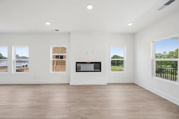 3204 Gravity Dr, Columbia, TN 38401