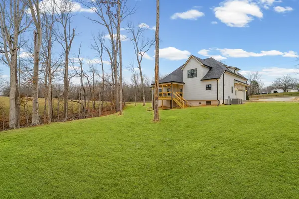 1800 Gholson Rd, Clarksville, TN 37043