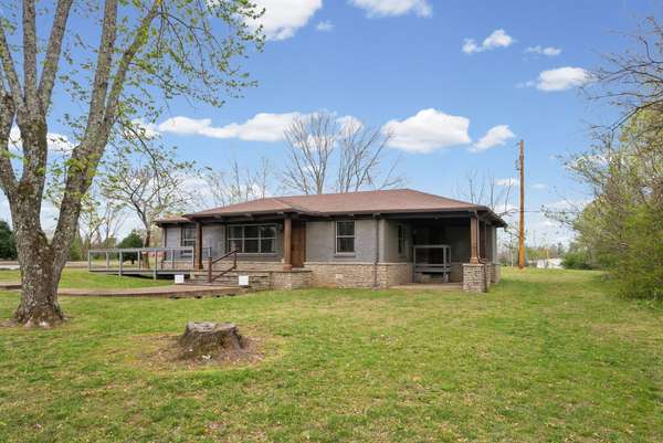 549 Swan Ave, Hohenwald, TN 38462