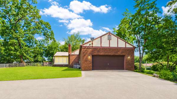 99 Dogwood Dr, Cadiz, KY 42211