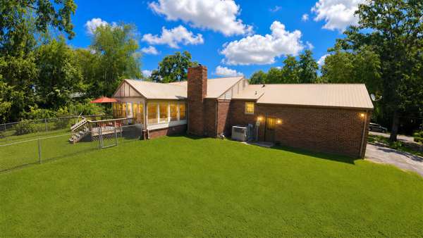 99 Dogwood Dr, Cadiz, KY 42211
