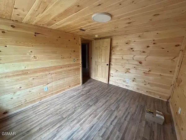 1211 Ski View Ln, Sevierville, TN 37876