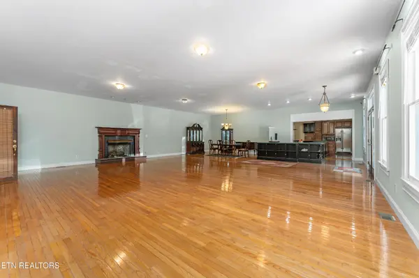 702 Meadowview Drive, Harriman, TN 37748