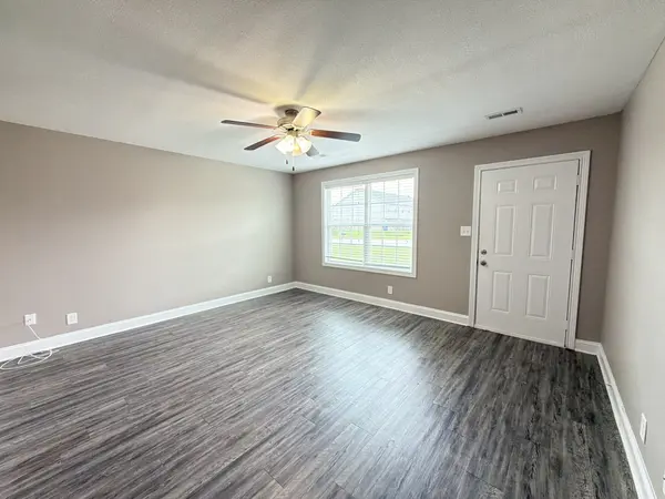 579 Heritage Point Dr #B, Clarksville, TN 37042