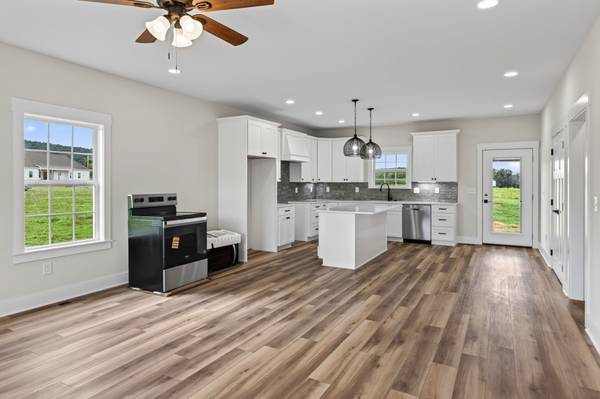 3607 Greenhaw Rd, Decherd, TN 37324