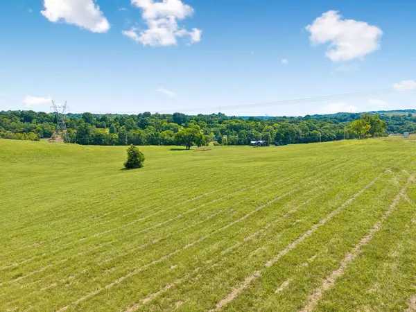 15 Theta Pike, Columbia, TN 38401