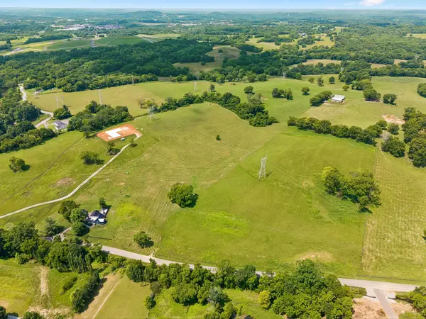 15 Theta Pike, Columbia, TN 38401