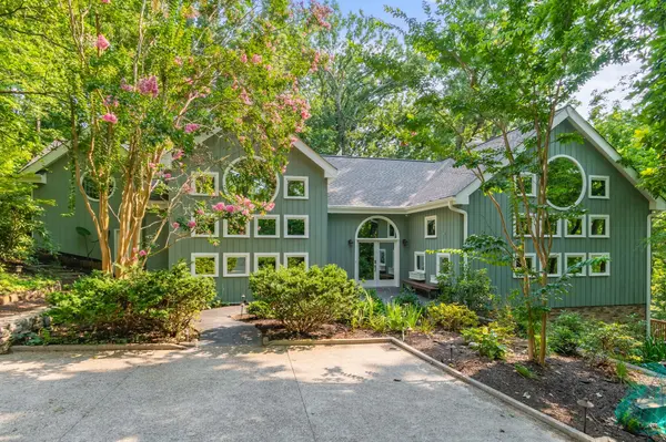 6038 Sherwood Ct, Nashville, TN 37215