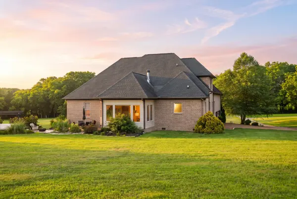 120 Wartrace Creek Rd, Wartrace, TN 37183