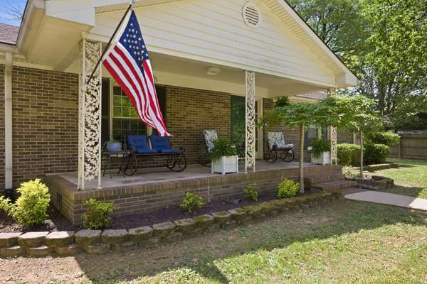 100 April Ln, Shelbyville, TN 37160