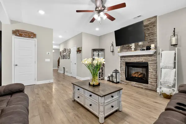 2422 Bucklin Dr, Clarksville, TN 37042
