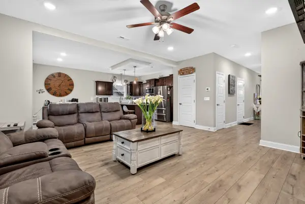 2422 Bucklin Dr, Clarksville, TN 37042