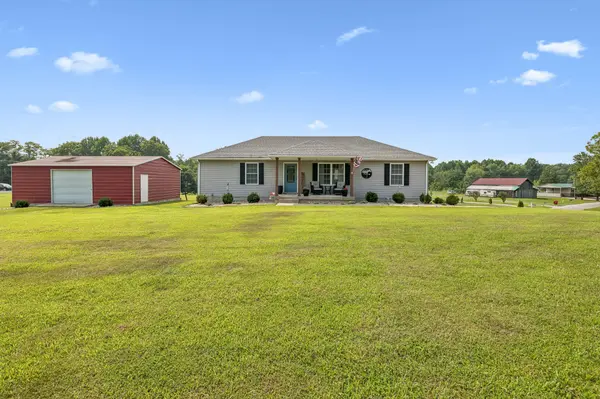420 Douglas Ln, Lafayette, TN 37083
