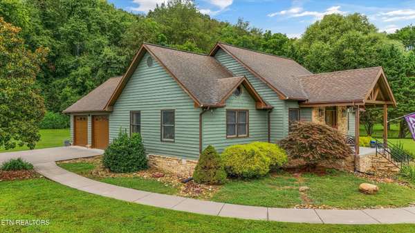 2939 Deep River Drive, Sevierville, TN 37876