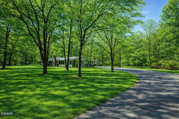 4527 E Scenic Drive, Gatlinburg, TN 37738