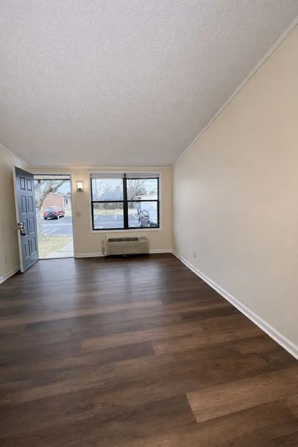 2421 Madison St #18, Clarksville, TN 37043