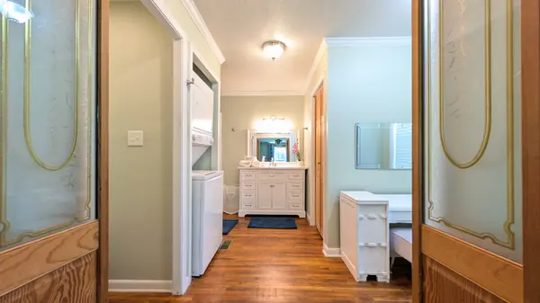 76 E Thompson Ln, Nashville, TN 37211