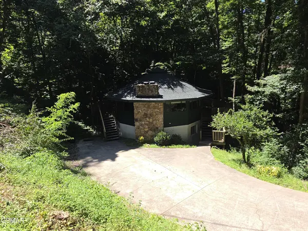 1321 N Baden Drive, Gatlinburg, TN 37738