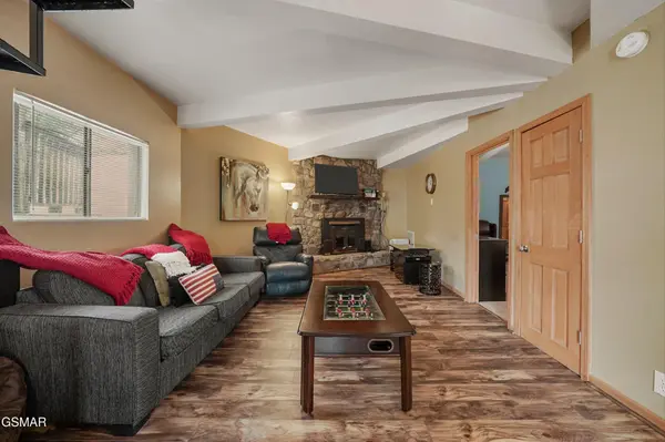 1321 N Baden Drive, Gatlinburg, TN 37738