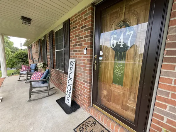 647 Chitwood Dr, Lafayette, TN 37083