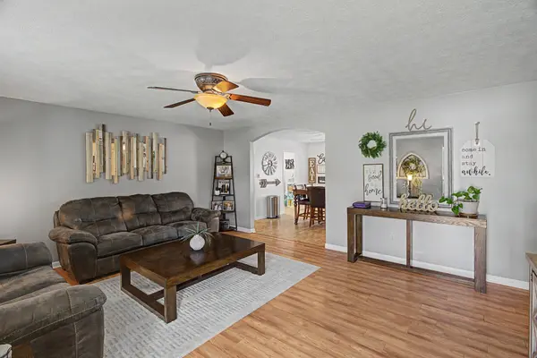 583 Winchester Dr, Hopkinsville, KY 42240
