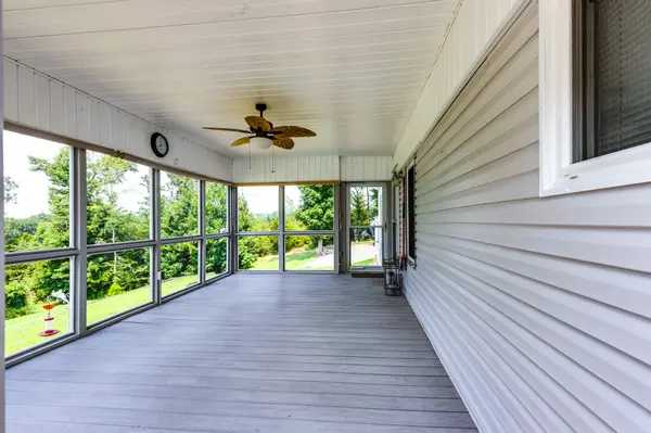 181 Lower Roans Creek Rd, Linden, TN 37096