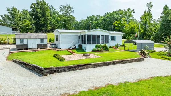 181 Lower Roans Creek Rd, Linden, TN 37096