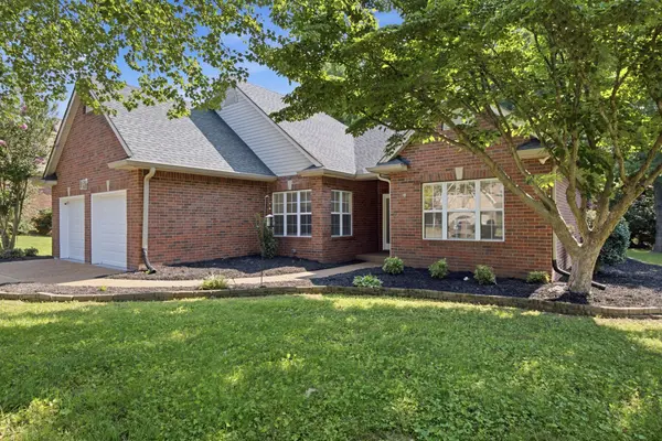 2646 Churchill Dr, Thompsons Station, TN 37179