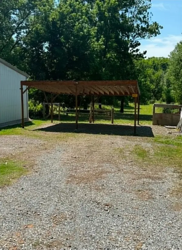 2267 Leatherwood Rd, Stewart, TN 37175