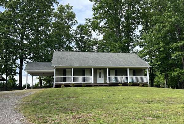 135 Central Ave Avenue, Benton, TN 37307