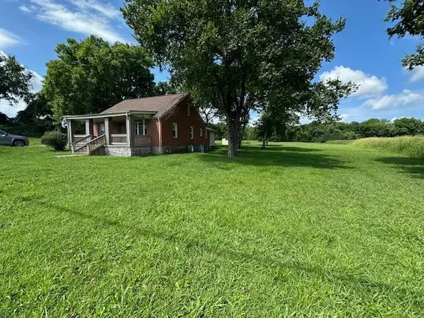124 Sanders Ferry Rd, Hendersonville, TN 37075