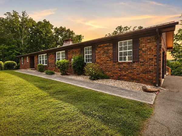 725 Oak Grove Road, Benton, TN 37307