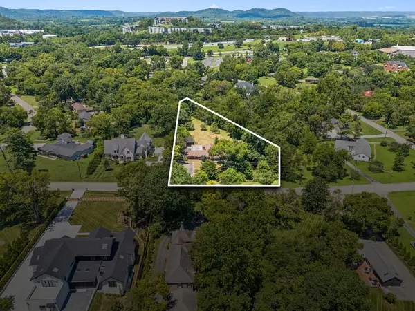 725 Newberry Rd, Nashville, TN 37205