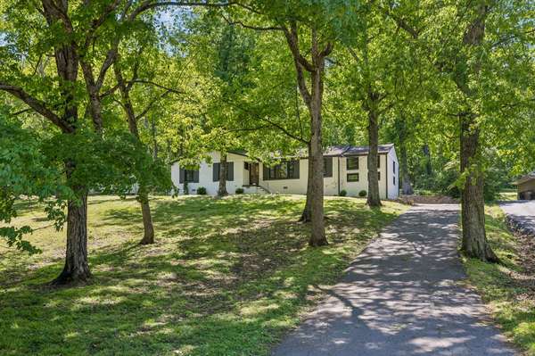 703 Clematis Dr, Nashville, TN 37205