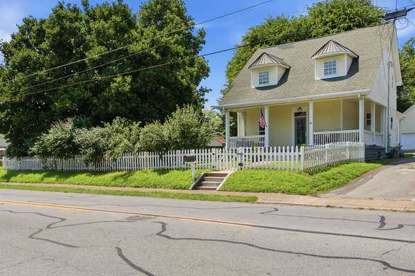210 S Main St, Mount Pleasant, TN 38474