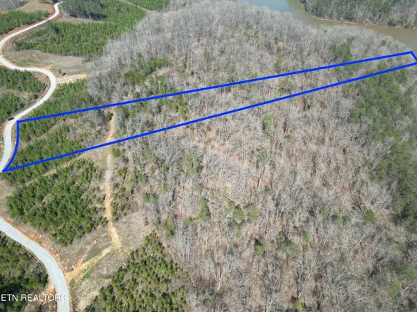 8 Winding Tr, Madisonville, TN 37354