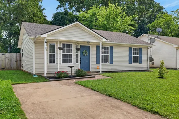 1045 Shadow Ridge Ave, Oak Grove, KY 42262