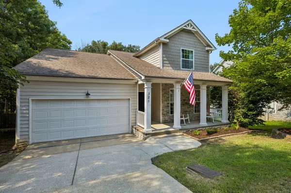 321 Deep Woods Cir, Nashville, TN 37214